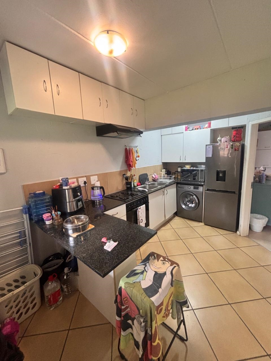 To Let 1 Bedroom Property for Rent in Van Der Hoff Park North West